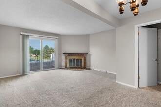 Building Photo - 2 bedroom 1 bath apartment