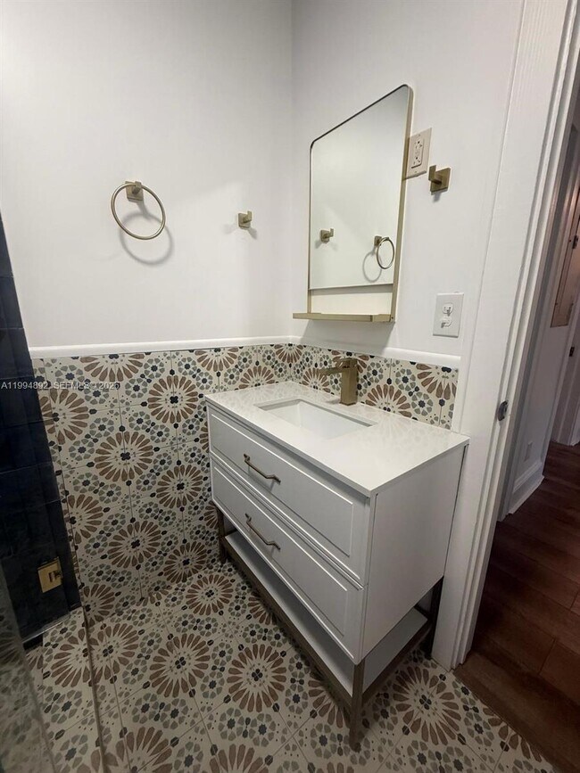 Building Photo - 1235 Coral Wy