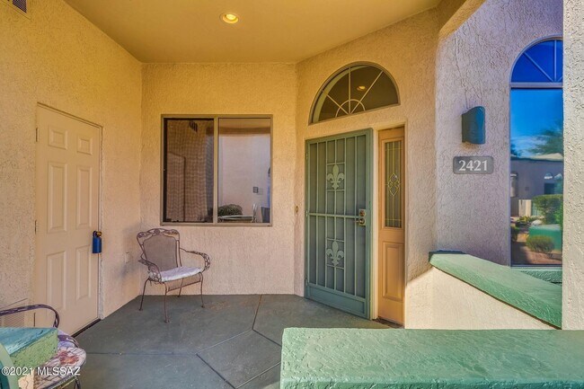 Building Photo - 2421 W Via Di Silvio