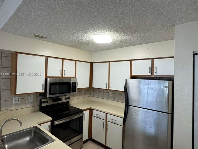 Building Photo - 2445 SW 18th Terrace