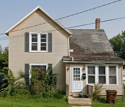 Building Photo - 818 E Shawnee St