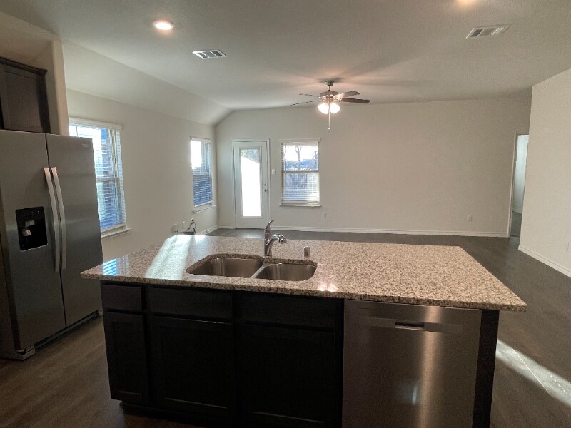 Building Photo - 759 Philadelphia St