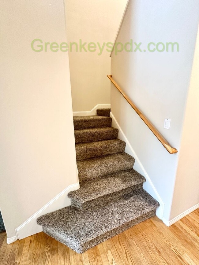 Building Photo - Gorgeous 4-Bedroom, 2.5-Bathroom House in Beaverton with Fenced Backyard, Cozy Gas Fireplace - $1...