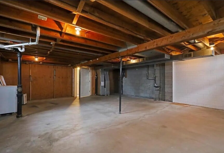 Building Photo - 512 Randolph St