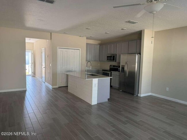 Building Photo - 12846 Josslyn Ln