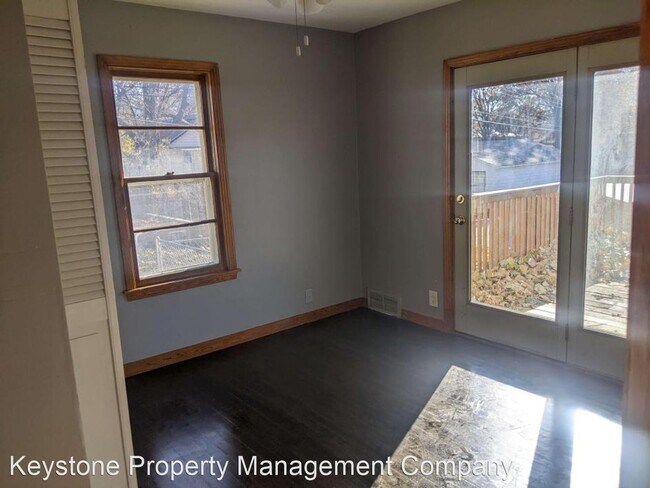 Building Photo - 3 br, 1.5 bath House - 1923 E. Court Street