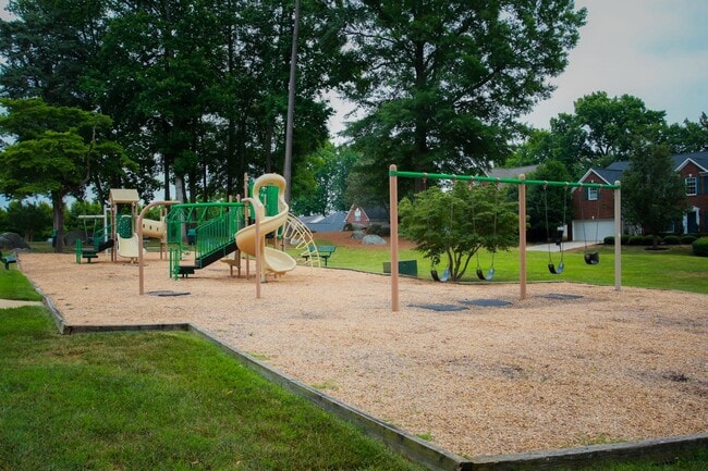 Building Photo - 9148 Hillston Ridge Rd