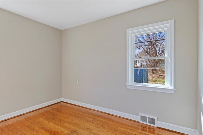 Building Photo - Beautiful three-bedroom single family home...