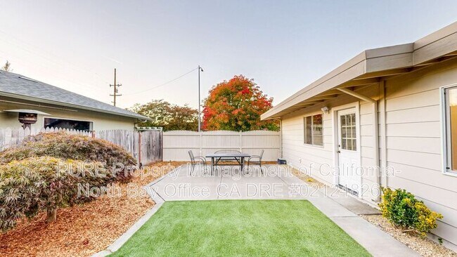 Building Photo - 2450 Grosse Ave