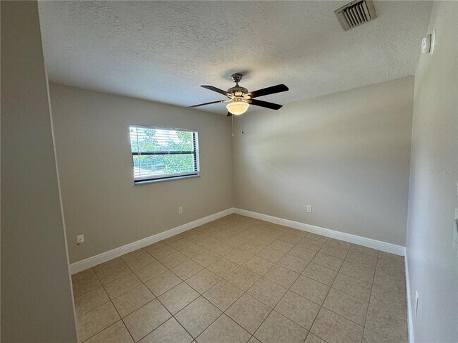 Building Photo - 1607 Stafford Rd