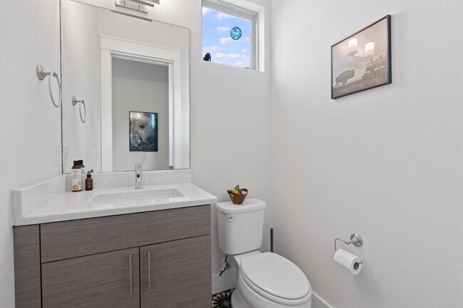 Building Photo - 2711 Willow St