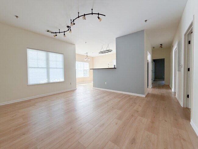 Building Photo - 64 Clingman Ave