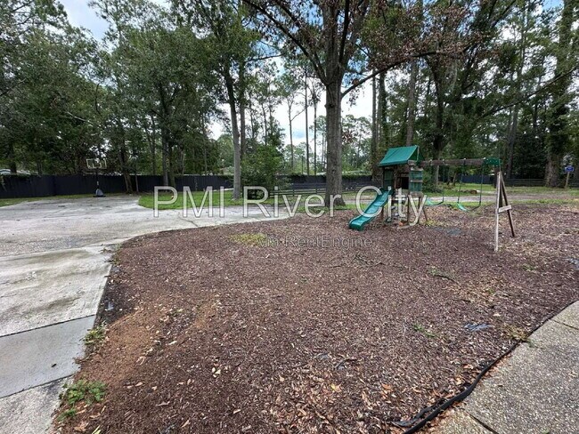 Building Photo - 11415 Dobson Dr