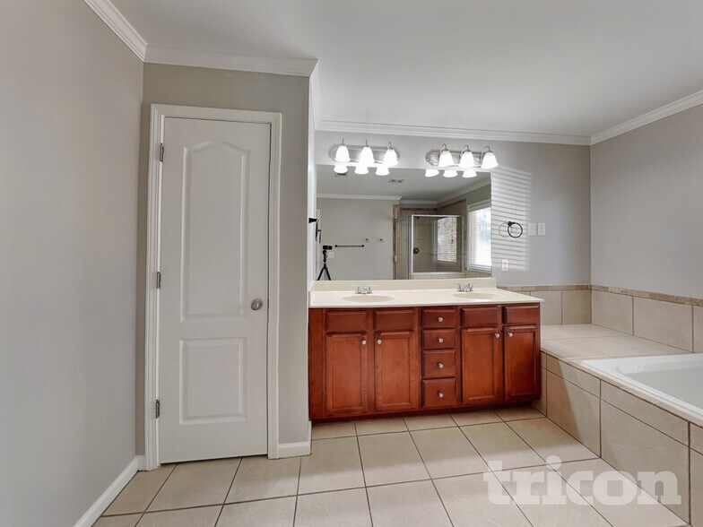 Building Photo - 1567 Squire Hill Ln