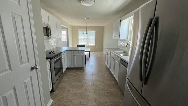 Building Photo - 463 Sandy Ridge Cir
