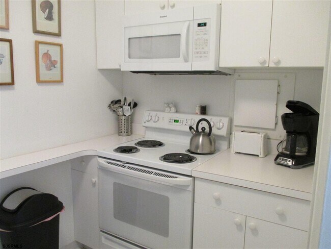 Building Photo - 4800 Boardwalk