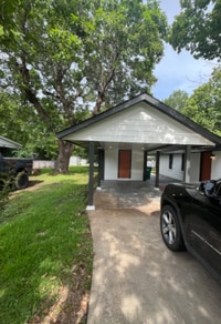 Building Photo - 211 Boles St