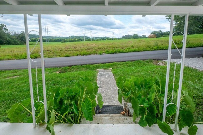 Building Photo - The Fancy Little Farmhouse