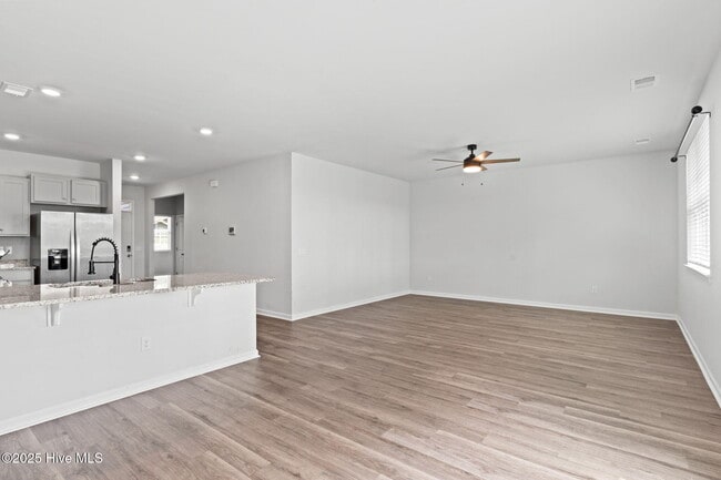 Building Photo - 1760 RIVERTON Dr SE