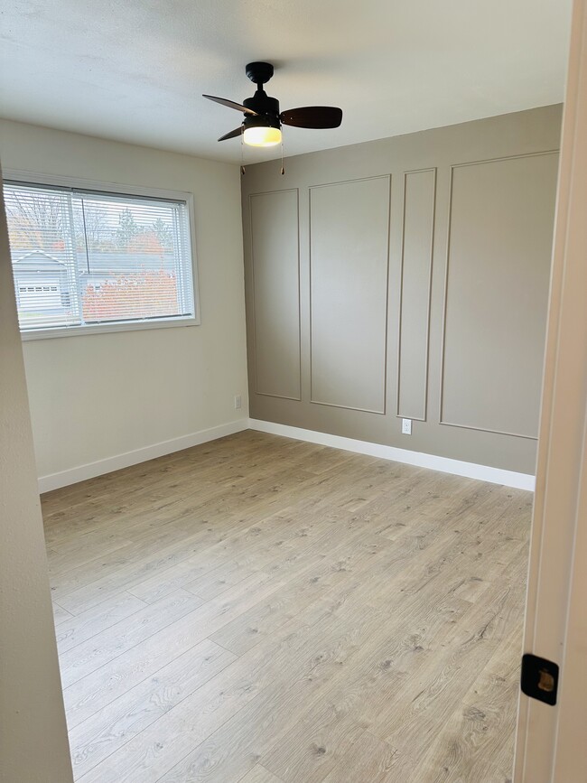 Building Photo - 2810 Willow Dr
