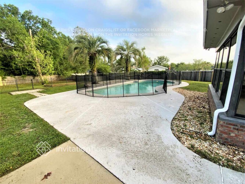 Building Photo - 920 Ridgeway Ct