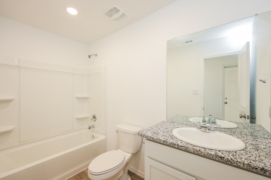 Building Photo - 4125 Waterfall Cv