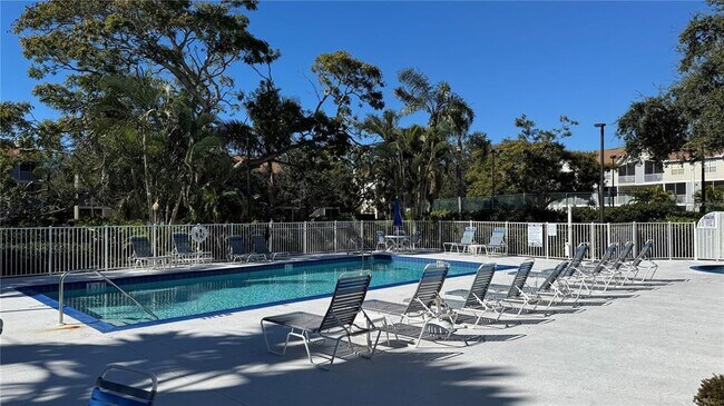 Building Photo - 850 S Tamiami Trl