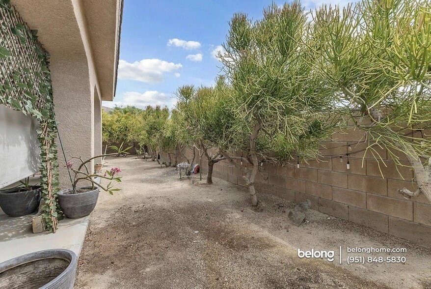 Building Photo - 65166 Cliff Cir