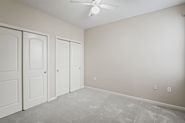 Building Photo - Beautiful 3 Bedroom Condo Available Now!