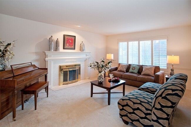 Building Photo - Elegant Forest Ridge Home in Bellevue