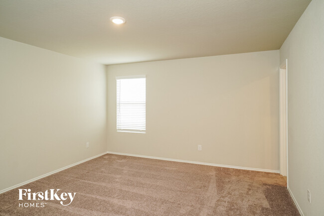 Building Photo - 9806 Littleton Grist