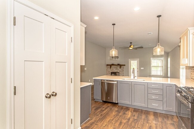 Building Photo - 9872 Bluestone Circle