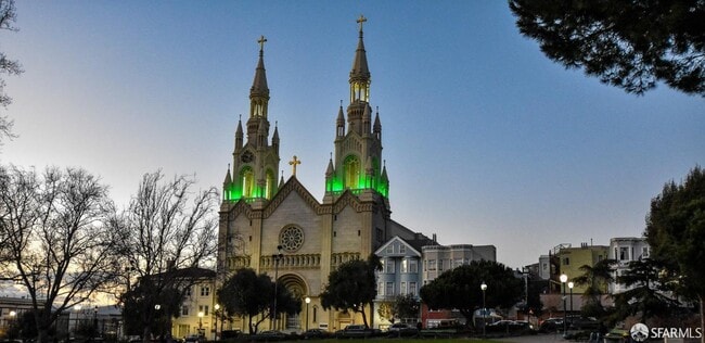 Building Photo - 5 Montague Pl