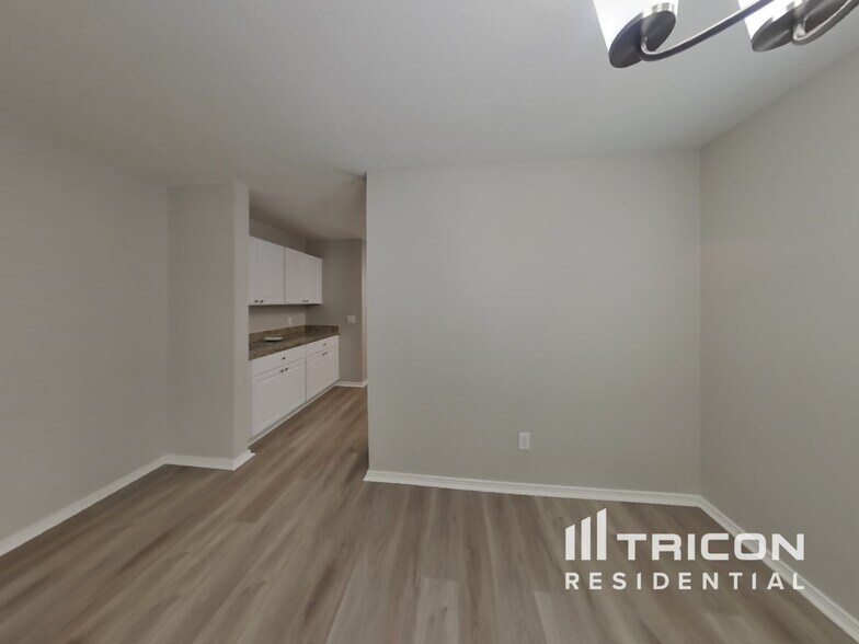 Building Photo - 1806 Marbach Woods