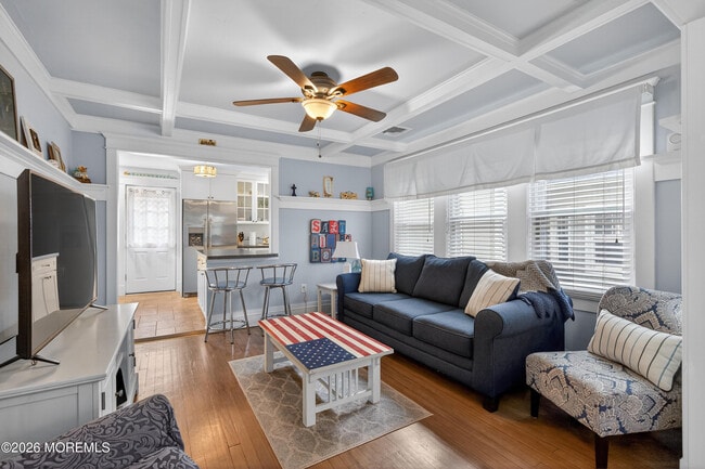 Building Photo - 211 Lareine Ave