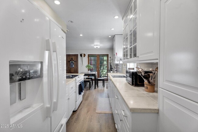 Building Photo - 4801 E Euclid Ave