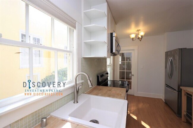 Building Photo - Trestle Glen Three Bedroom Home With Stunning Backyard