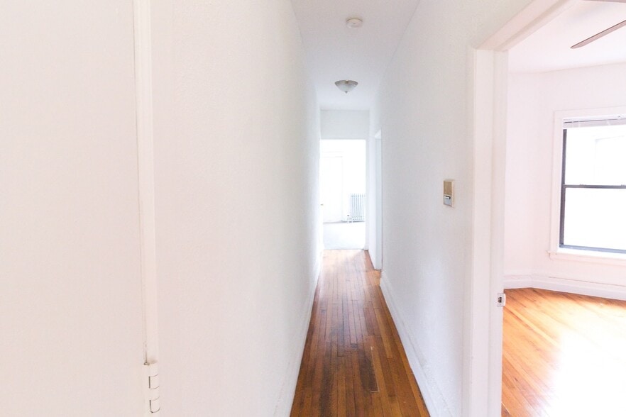 Interior Photo - 1515 E. 54th Street