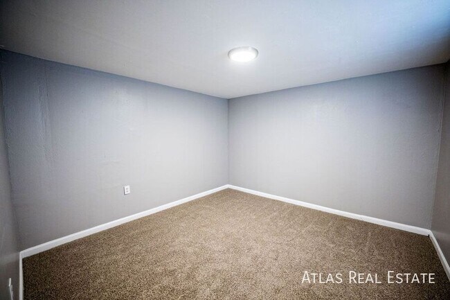 Building Photo - 16232 W 13th Ave