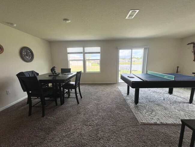Building Photo - Available 11/1/24 Three bedroom two bath h...