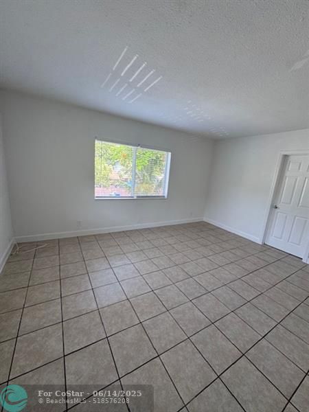 Building Photo - 701 SW 14th Ave