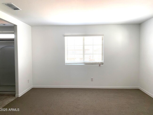 Building Photo - 10865 E Tiburon Ave