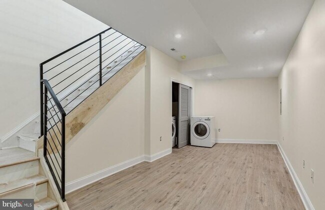 Building Photo - 509 Gorgas Ln