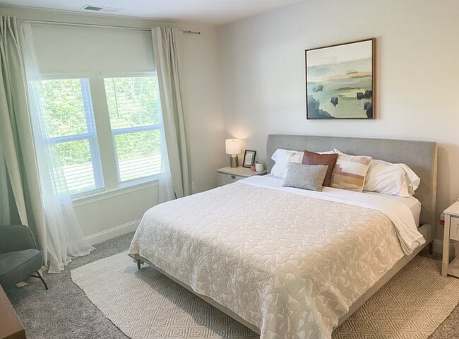 Building Photo - Spacious 4 Bedroom Home with Main-Level Primary and 2-Car Garage