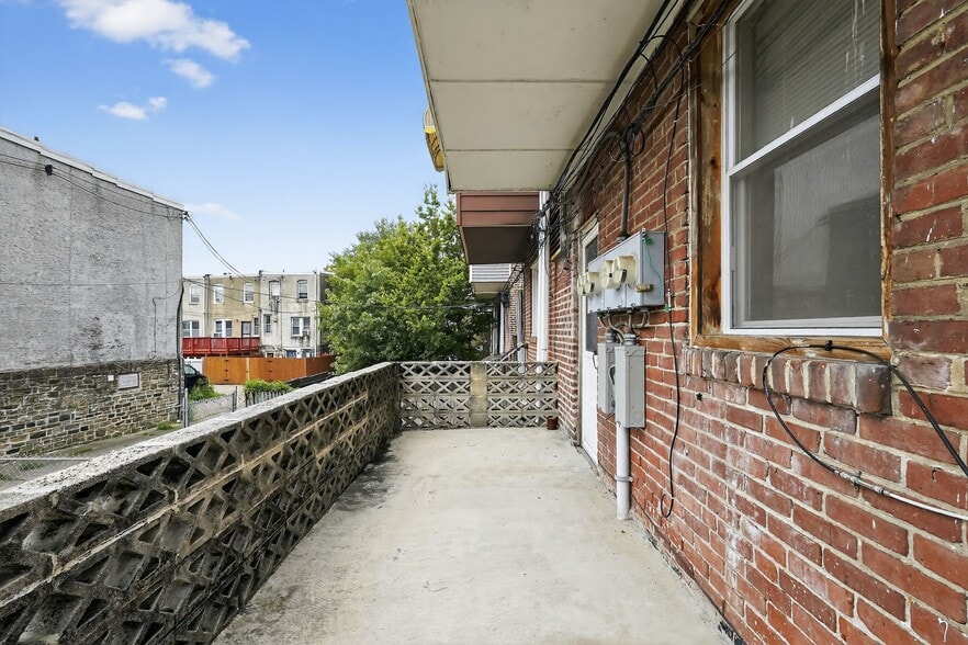 Building Photo - 1700 68th Ave