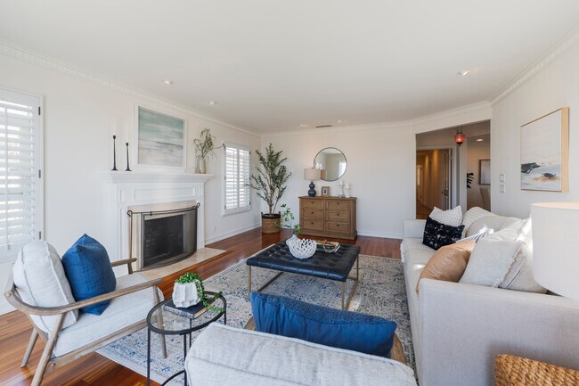 Building Photo - 426 Vía La Selva