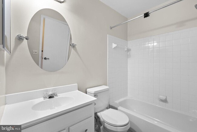 Building Photo - 3811 Ernst Dr