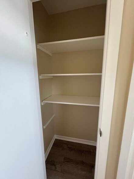 Building Photo - 1611 Green Ln
