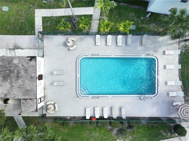 Building Photo - 9115 Tudor Dr