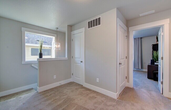 Building Photo - 17606 NW 7th Ave